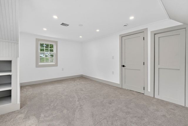 8 Bartlett St, Peabody, MA 01960