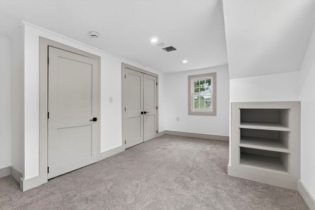 8 Bartlett St, Peabody, MA 01960