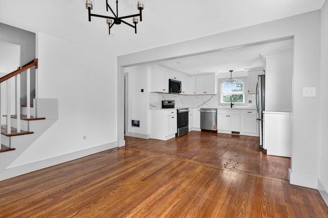 8 Bartlett St, Peabody, MA 01960