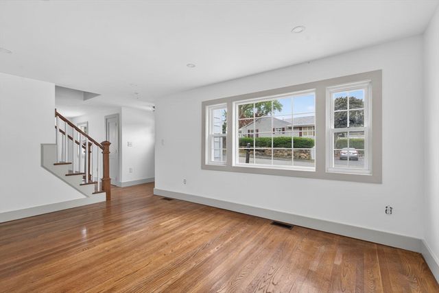8 Bartlett St, Peabody, MA 01960