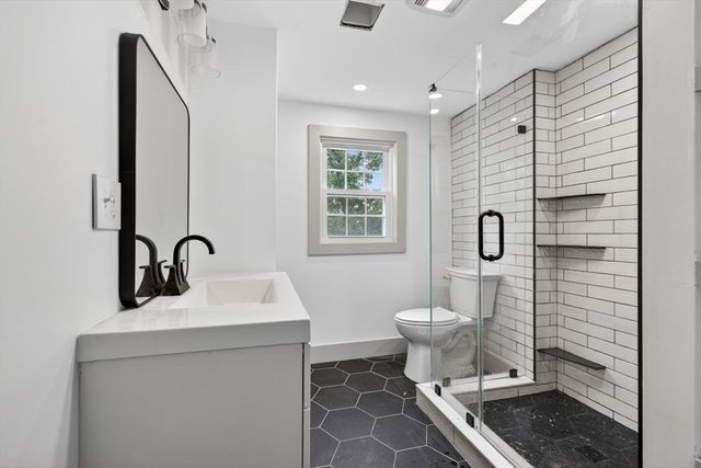 8 Bartlett St, Peabody, MA 01960
