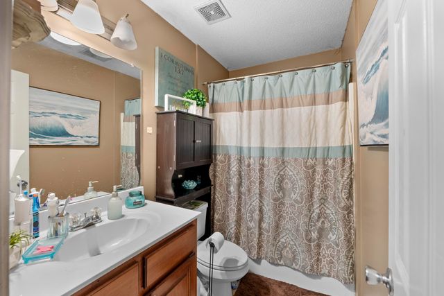 1567 SISKIN DR, Cordova, TN 38016