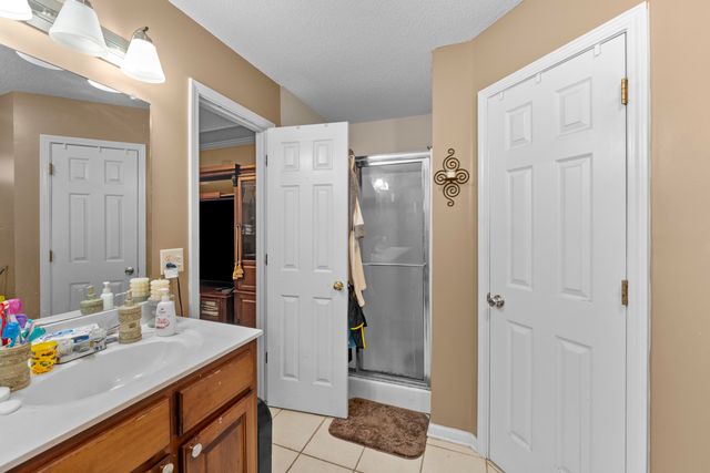 1567 SISKIN DR, Cordova, TN 38016