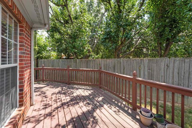 1567 SISKIN DR, Cordova, TN 38016