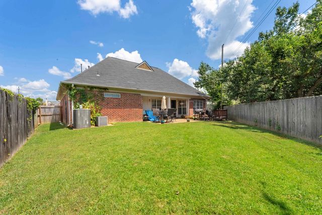 1567 SISKIN DR, Cordova, TN 38016