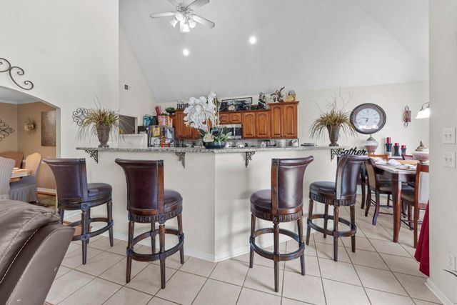 1567 SISKIN DR, Cordova, TN 38016