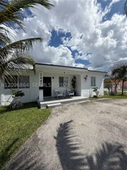 2445 SW 90th Ave 1, Miami, FL 33165
