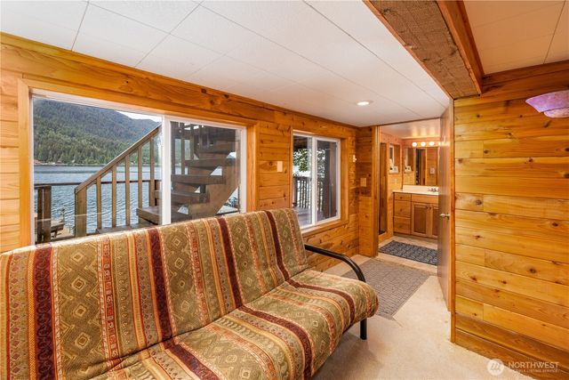 35030 North Shore Drive, Mount Vernon, WA 98274