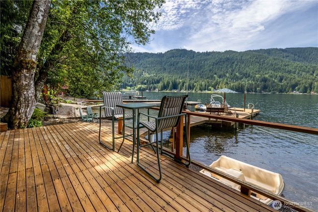 35030 North Shore Drive, Mount Vernon, WA 98274