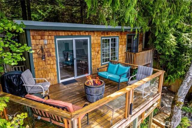 35030 North Shore Drive, Mount Vernon, WA 98274