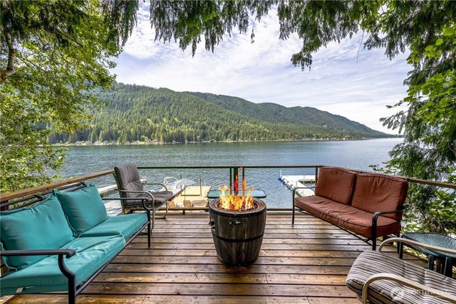 35030 North Shore Drive, Mount Vernon, WA 98274
