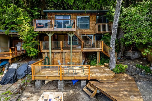 35030 North Shore Drive, Mount Vernon, WA 98274