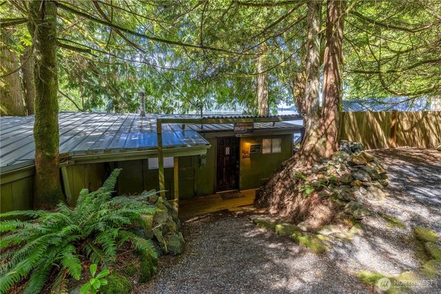 35030 North Shore Drive, Mount Vernon, WA 98274