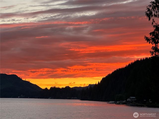 35030 North Shore Drive, Mount Vernon, WA 98274