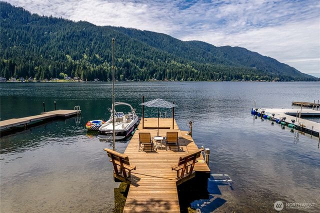 35030 North Shore Drive, Mount Vernon, WA 98274