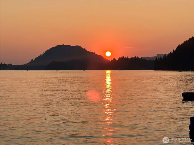35030 North Shore Drive, Mount Vernon, WA 98274