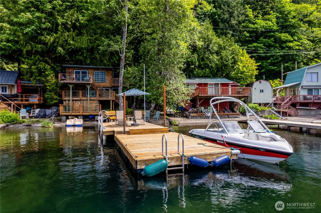 35030 North Shore Drive, Mount Vernon, WA 98274