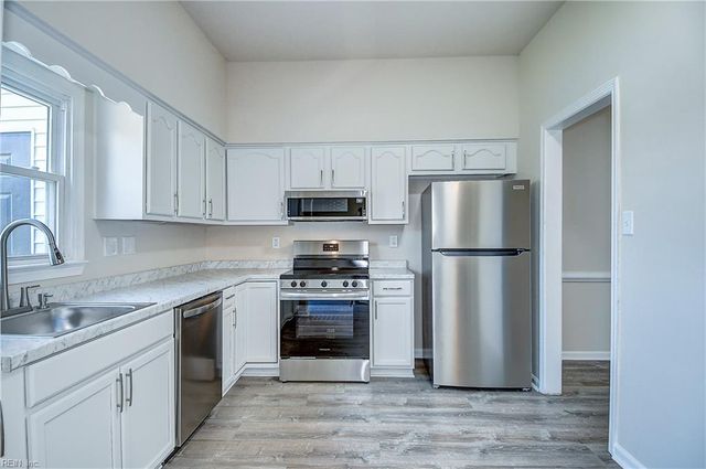 4072 Thomas Jefferson DR, Virginia Beach, VA 23452