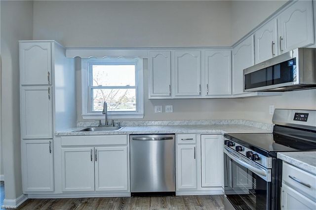 4072 Thomas Jefferson DR, Virginia Beach, VA 23452