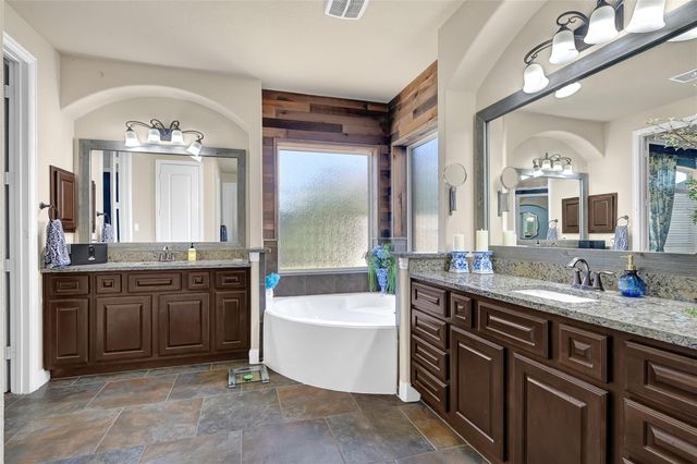 1110 Parkers Creek Lane, Friendswood, TX 77546