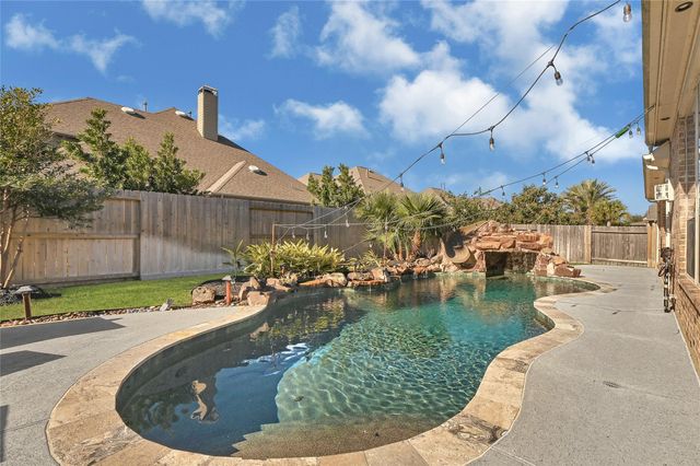 1110 Parkers Creek Lane, Friendswood, TX 77546