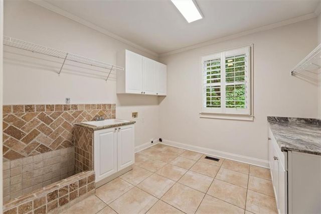 392 Lum Crowe Road, Roswell, GA 30075