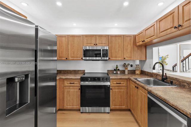 21216 Harbor Way 158-15, Aventura, FL 33180