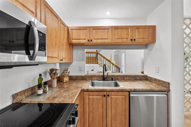 21216 Harbor Way 158-15, Aventura, FL 33180