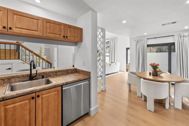 21216 Harbor Way 158-15, Aventura, FL 33180