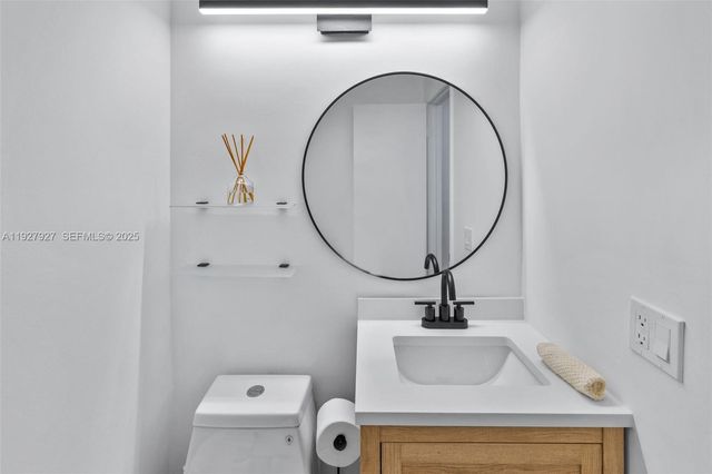 21216 Harbor Way 158-15, Aventura, FL 33180