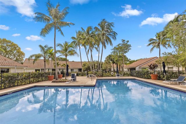 21216 Harbor Way 158-15, Aventura, FL 33180