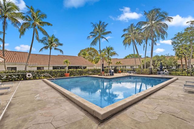 21216 Harbor Way 158-15, Aventura, FL 33180