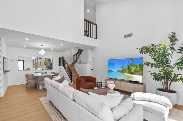 21216 Harbor Way 158-15, Aventura, FL 33180