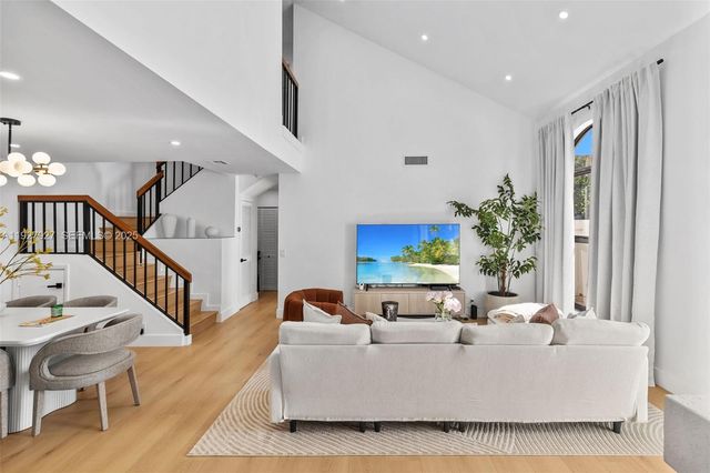 21216 Harbor Way 158-15, Aventura, FL 33180