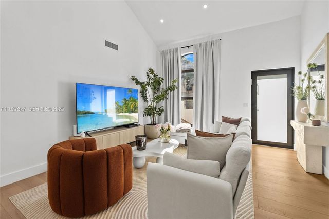 21216 Harbor Way 158-15, Aventura, FL 33180