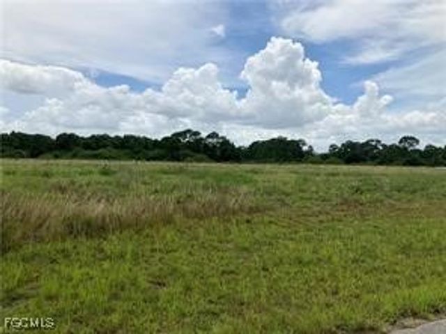 607 Raleigh DR, Labelle, FL 33935