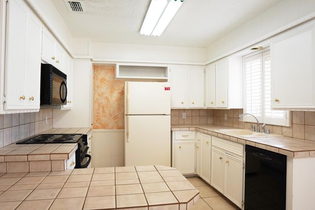 5520 80th Street, Lubbock, TX 79424