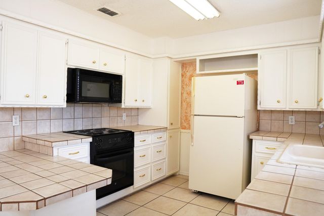 5520 80th Street, Lubbock, TX 79424