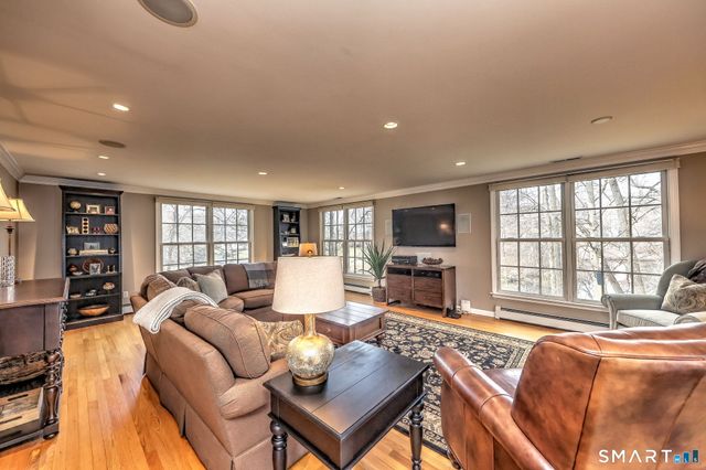 195 Margaret Lane, Orange, CT 06477