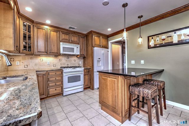 195 Margaret Lane, Orange, CT 06477