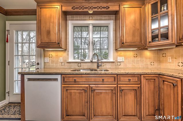 195 Margaret Lane, Orange, CT 06477