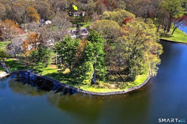 195 Margaret Lane, Orange, CT 06477