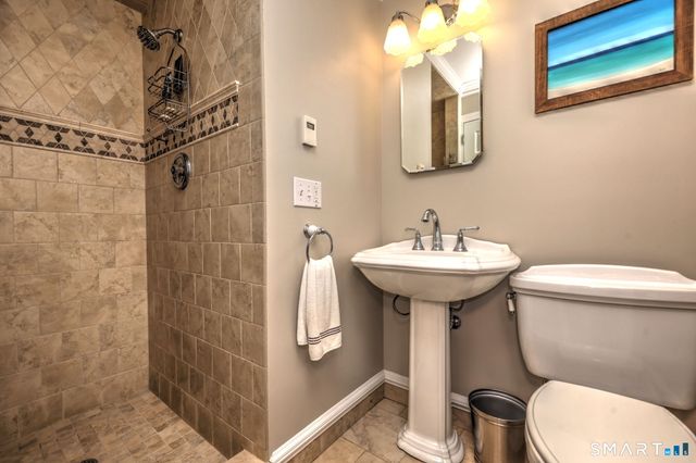 195 Margaret Lane, Orange, CT 06477