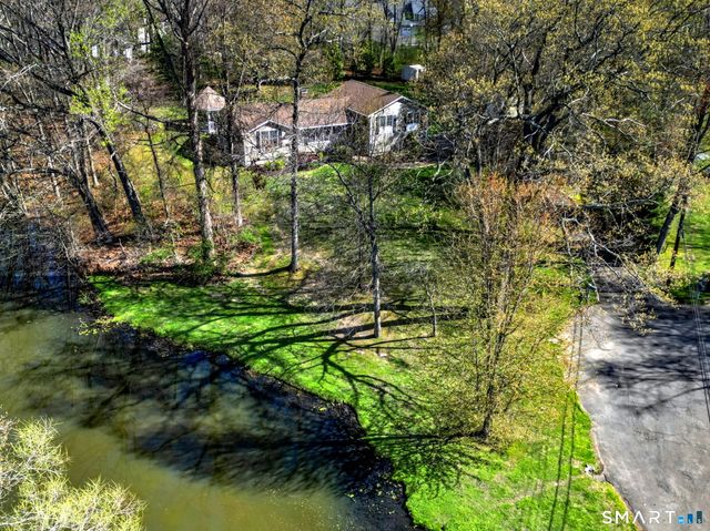 195 Margaret Lane, Orange, CT 06477