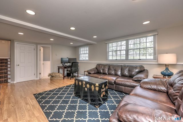 195 Margaret Lane, Orange, CT 06477