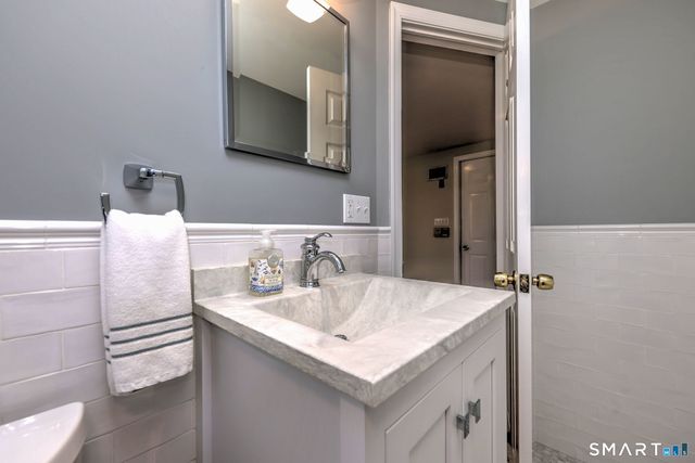 195 Margaret Lane, Orange, CT 06477