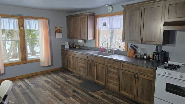 4194 Helsley Fusselman Road, Southington, OH 44470