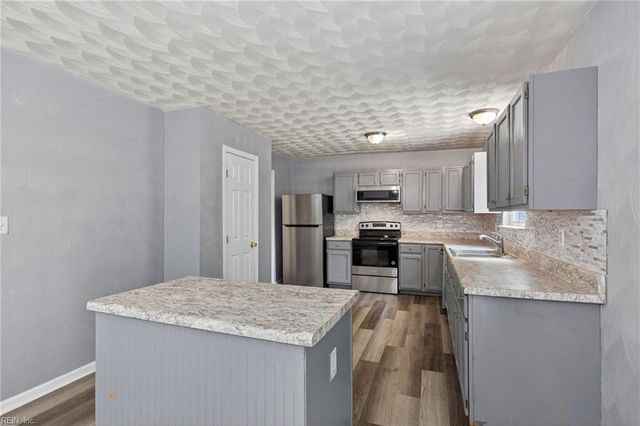 1804 Maple AVE, Portsmouth, VA 23704