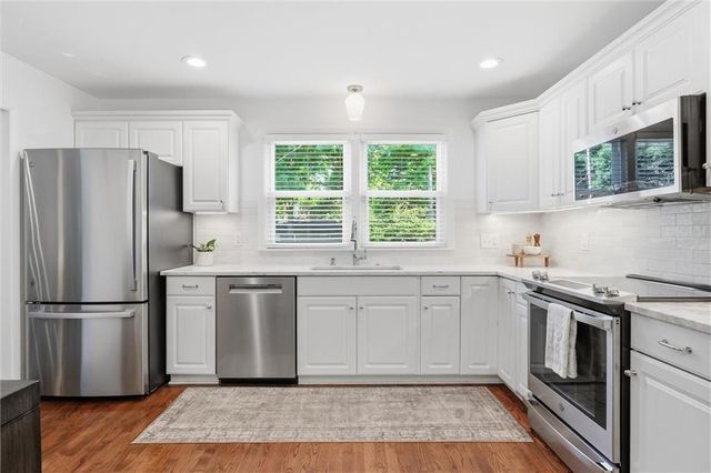 6018 W 85th Terrace, Overland Park, KS 66207