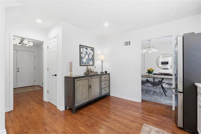 6018 W 85th Terrace, Overland Park, KS 66207